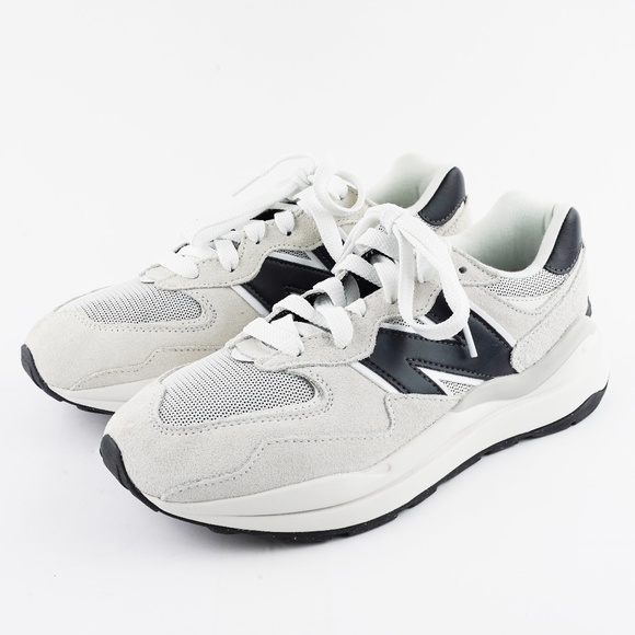 New Balance Mens 57/40 Sneakers M5740HCE in Gray / Black - Picture 5 of 7